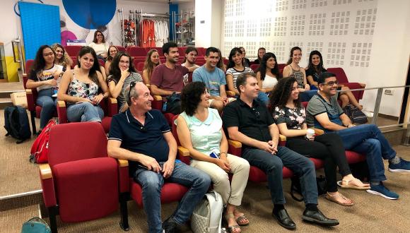 סטודנטים להנדסה בסיור במרכז הייצור של אינטל קרית גת